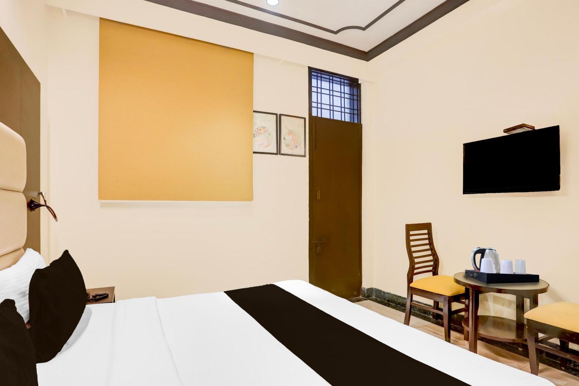 Super Townhouse Sushant Lok Phase 1 Formerly Hotel Neven Gurgaon Exterior foto